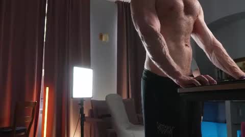 CraveLorenzo online show from 24, 6, 2026