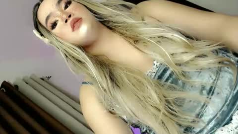 Snapshot of crazy_vixen chatting on 11, 10, 2025 Hot Ayisha online show from 11, 10, 2025
