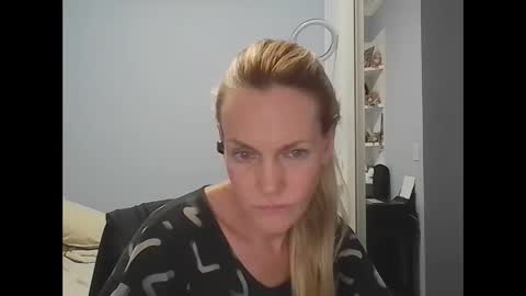 Anny online show from 8, 4, 2026