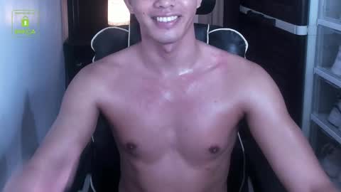Snapshot of crazyasiancum chatting on 4, 11, 2025 Zion online show from 4, 11, 2025