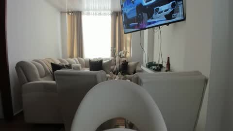 Snapshot of crazygirlsweet chatting on 4, 11, 2025 LAURA online show from 4, 11, 2025