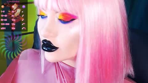 Snapshot of crazypinkyball chatting on 10, 9, 2025 Roxy online show from 10, 9, 2025