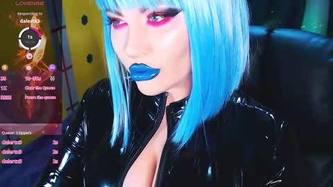 Snapshot of crazypinkyball chatting on 8, 11, 2025 Roxy online show from 8, 11, 2025