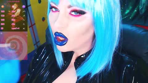 Snapshot of crazypinkyball chatting on 30, 11, 2025 Roxy online show from 30, 11, 2025