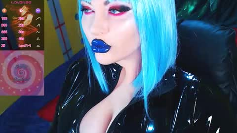 Snapshot of crazypinkyball chatting on 4, 12, 2025 Roxy online show from 4, 12, 2025