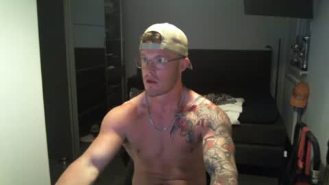 CrazyMaleSlut32 online show from 4, 7, 2026