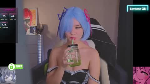 Snapshot of creammeow chatting on 23, 10, 2025 Alina online show from 23, 10, 2025