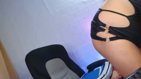 Snapshot of creamy_cock26 chatting on 1, 3, 2025 A S H L Y online show from 1, 3, 2025