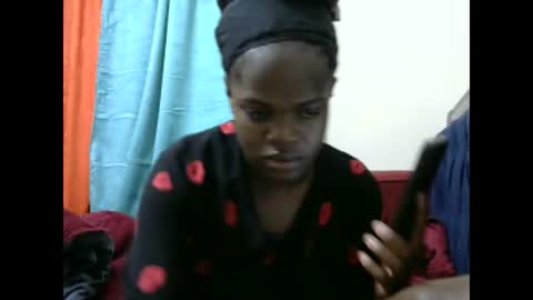 Snapshot of creamymomma chatting on 28, 12, 2024 verah online show from 28, 12, 2024