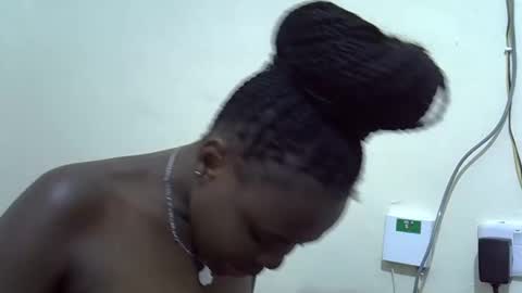 Snapshot of creamyypussyy chatting on 3, 11, 2025 creamyypussyy online show from 3, 11, 2025