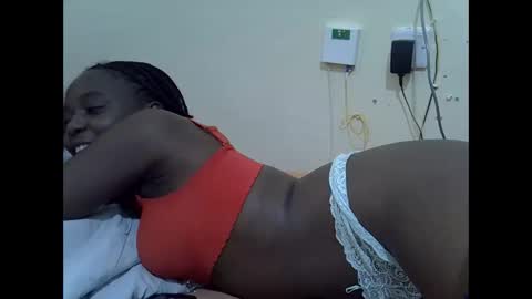 Snapshot of creamyypussyy chatting on 20, 11, 2025 creamyypussyy online show from 20, 11, 2025