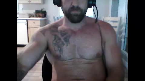 Snapshot of creatureofbeauty chatting on 3, 5, 2026 creatureofbeauty online show from 3, 5, 2026