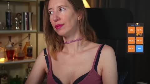 Quinn de la Creme online show from 24, 10, 2025