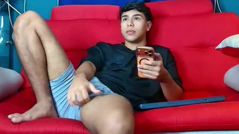 Snapshot of crh58_ chatting on 5, 12, 2025 crh58_ online show from 5, 12, 2025