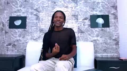 CriisBrown  online show from 11, 11, 2025