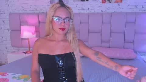 Snapshot of criistybloom chatting on 7, 5, 2026 CristyBloom online show from 7, 5, 2026