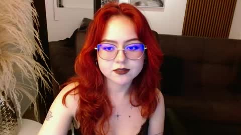 Snapshot of crimson_tati chatting on 10, 1, 2025 Tatiana online show from 10, 1, 2025