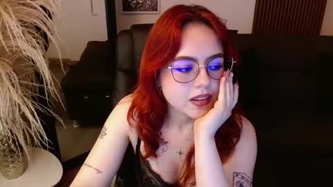 Snapshot of crimson_tati chatting on 5, 2, 2025 Tatiana online show from 5, 2, 2025