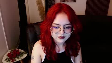Snapshot of crimson_tati chatting on 8, 3, 2025 Tatiana online show from 8, 3, 2025