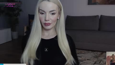 Snapshot of cris_tinne chatting on 5, 1, 2025 cris_tinne online show from 5, 1, 2025