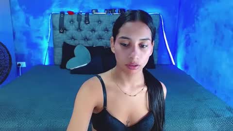 CRISANDMERY online show from 10, 9, 2025