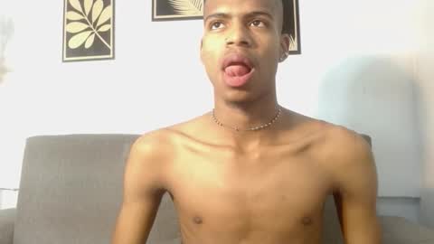 Snapshot of criss_zuri chatting on 3, 10, 2025 criss_zuri online show from 3, 10, 2025