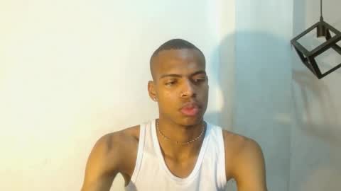 Snapshot of criss_zuri chatting on 4, 10, 2025 criss_zuri online show from 4, 10, 2025