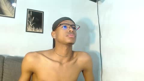 Snapshot of criss_zuri chatting on 22, 11, 2025 criss_zuri online show from 22, 11, 2025