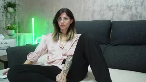 Snapshot of crissy_love chatting on 8, 2, 2025 crissy_love online show from 8, 2, 2025