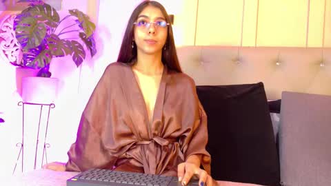 Snapshot of cristal_antoni chatting on 13, 11, 2025 cristal_antoni online show from 13, 11, 2025