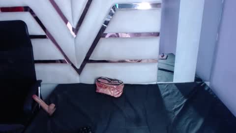 Cristal online show from 17, 9, 2025