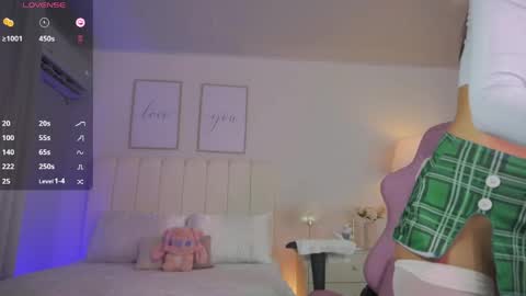 Snapshot of cristal_bunny chatting on 30, 4, 2026 Cristal online show from 30, 4, 2026