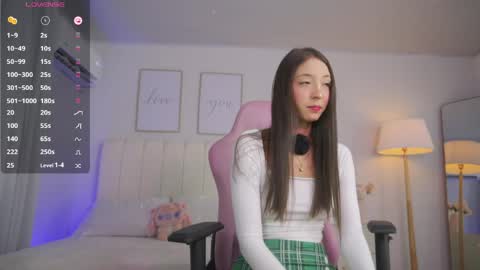Snapshot of cristal_bunny chatting on 6, 5, 2026 Cristal online show from 6, 5, 2026