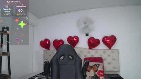 Snapshot of cristal_horny19 chatting on 24, 9, 2025 Milena online show from 24, 9, 2025