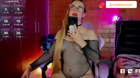 Snapshot of cristal_princess_ chatting on 5, 6, 2026 Cristal online show from 5, 6, 2026