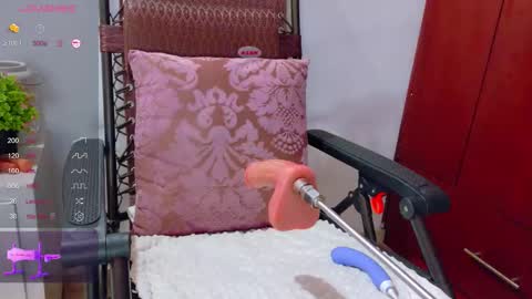 Snapshot of cristal_subin69 chatting on 6, 10, 2025 STEFANYIG cristalsubin online show from 6, 10, 2025