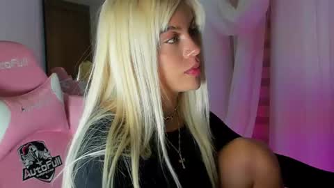 Snapshot of cristalhill chatting on 14, 7, 2026 Laura online show from 14, 7, 2026