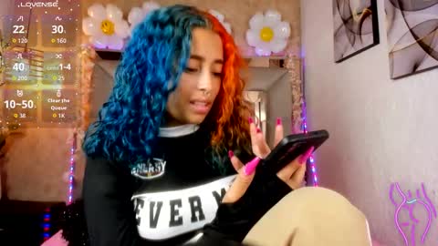 Snapshot of cristall_ravven chatting on 4, 11, 2025 online show from 4, 11, 2025