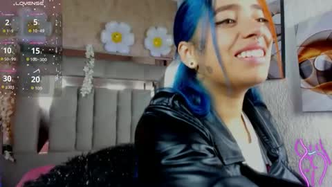 Snapshot of cristall_ravven chatting on 30, 11, 2025 online show from 30, 11, 2025