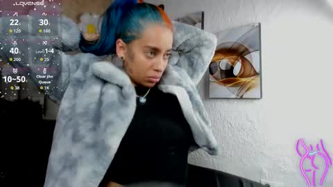 Snapshot of cristall_ravven chatting on 18, 12, 2025 online show from 18, 12, 2025