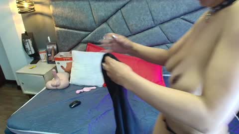 Snapshot of cristalmillf chatting on 6, 12, 2024 CRISTAL MILF online show from 6, 12, 2024