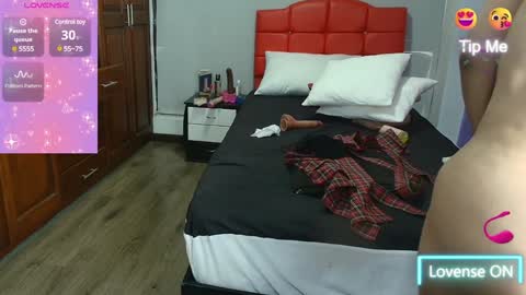 Snapshot of cristalmillf chatting on 8, 2, 2025 CRISTAL MILF online show from 8, 2, 2025