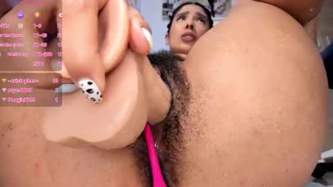 Snapshot of cristalmunez chatting on 14, 11, 2025 cristal online show from 14, 11, 2025