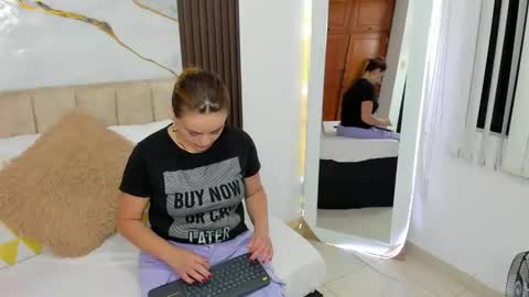 cristal walker online show from 8, 4, 2026