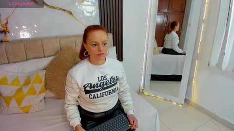 Snapshot of cristalwalker__ chatting on 23, 5, 2026 cristal walker online show from 23, 5, 2026