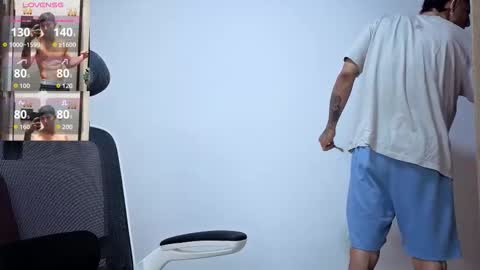 Snapshot of cristopher23_ chatting on 20, 11, 2025 cristopher23 online show from 20, 11, 2025