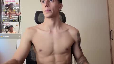 Snapshot of cristopher23_ chatting on 28, 11, 2025 cristopher23 online show from 28, 11, 2025