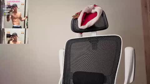 Snapshot of cristopher23_ chatting on 2, 12, 2025 cristopher23 online show from 2, 12, 2025