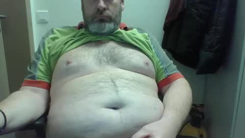 Snapshot of crouch1 chatting on 5, 3, 2025 Crouch1 online show from 5, 3, 2025