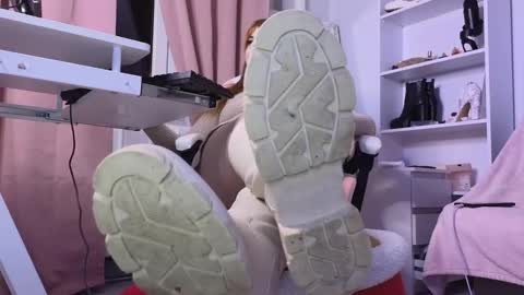 Snapshot of cruel_siren chatting on 8, 1, 2026 Cruel Siren online show from 8, 1, 2026